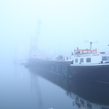 Schiffshotel "Schlafen Im Hafen" 함브루크 외부 사진