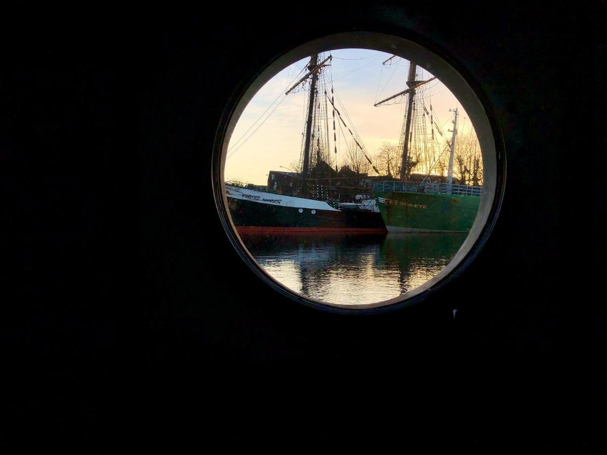 Schiffshotel "Schlafen Im Hafen" 함브루크 외부 사진