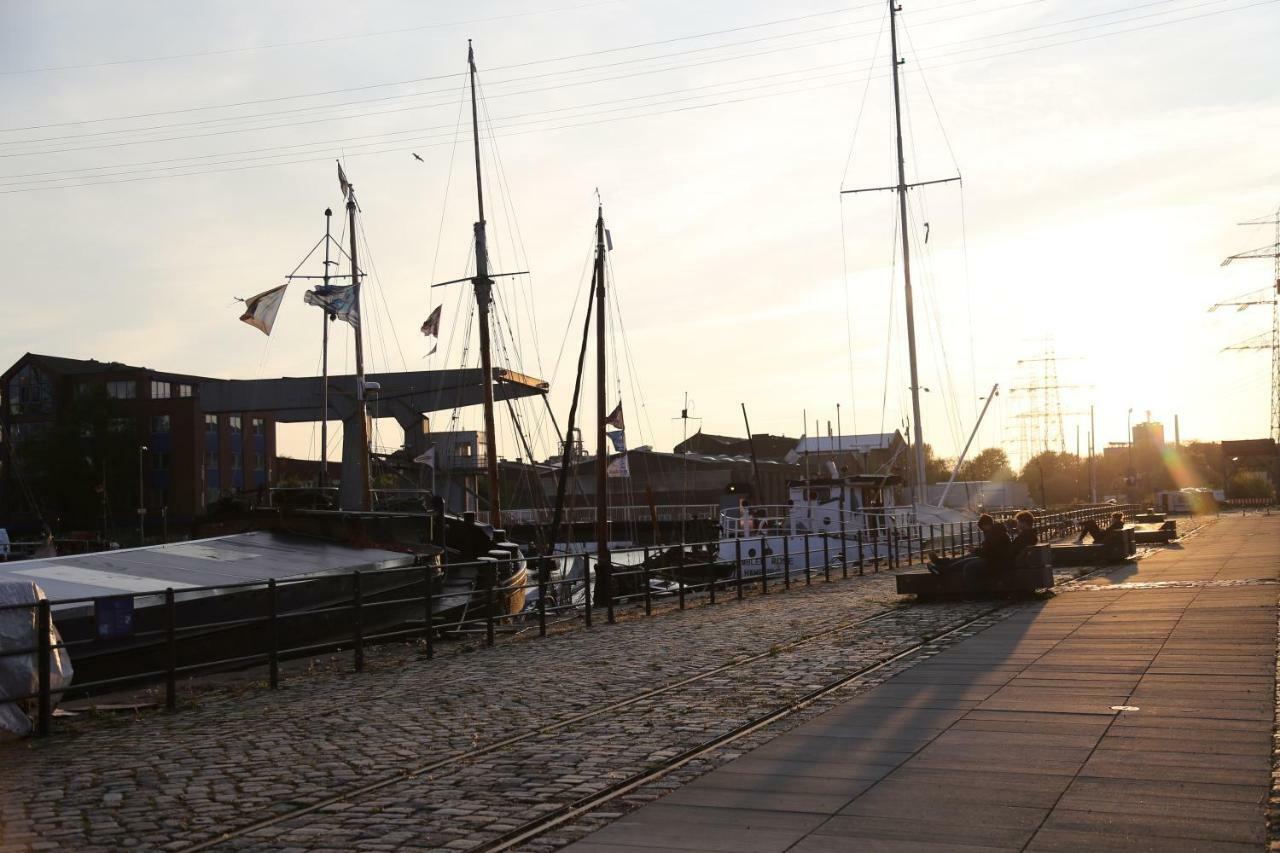 Schiffshotel "Schlafen Im Hafen" 함브루크 외부 사진